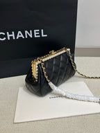 Pearl Evening Bag – Miniature Work of Art