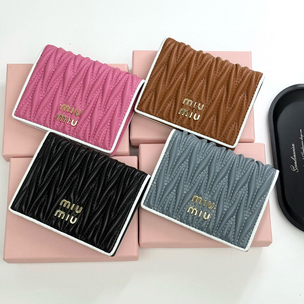New-Season Compact Tri-Fold Mini Wallet – Embossed Design
