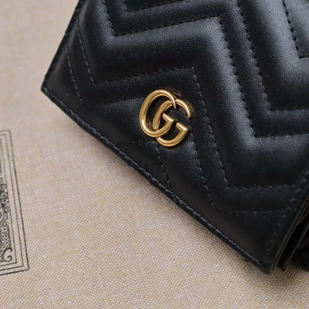 Premium Quilted Leather Card Holder – Compact & Elegant