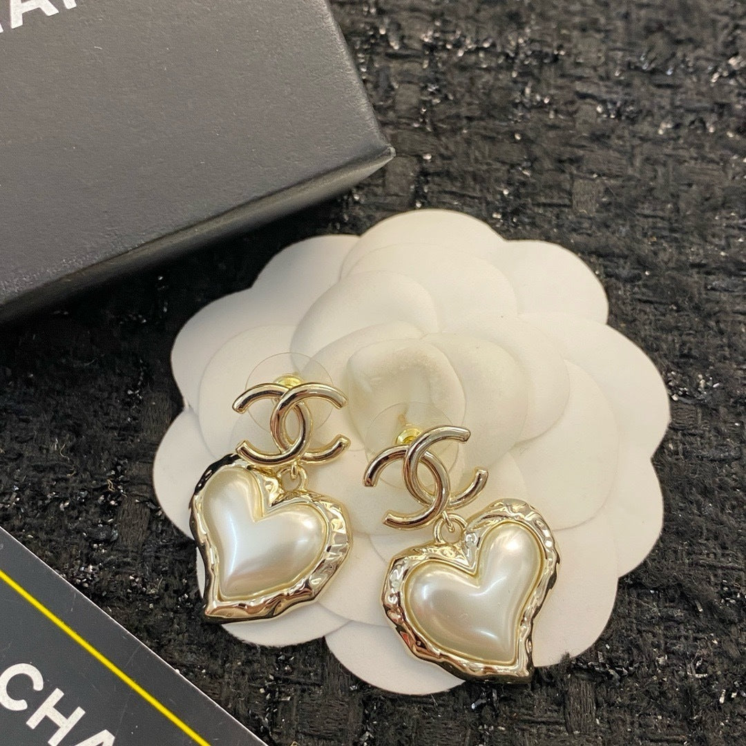 Glass Gemstone Heart Earrings – Pastel Elegance