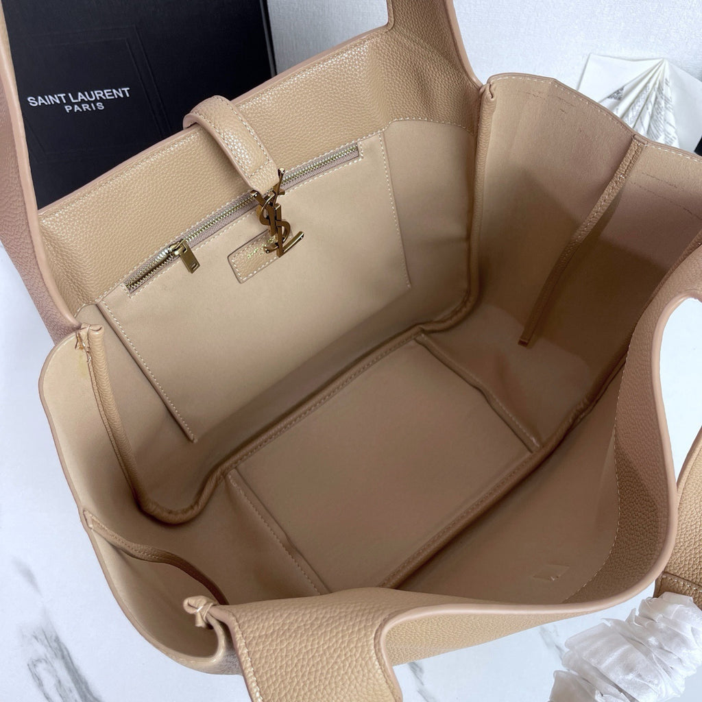 BEA High-Quality Leather Hobo Bag