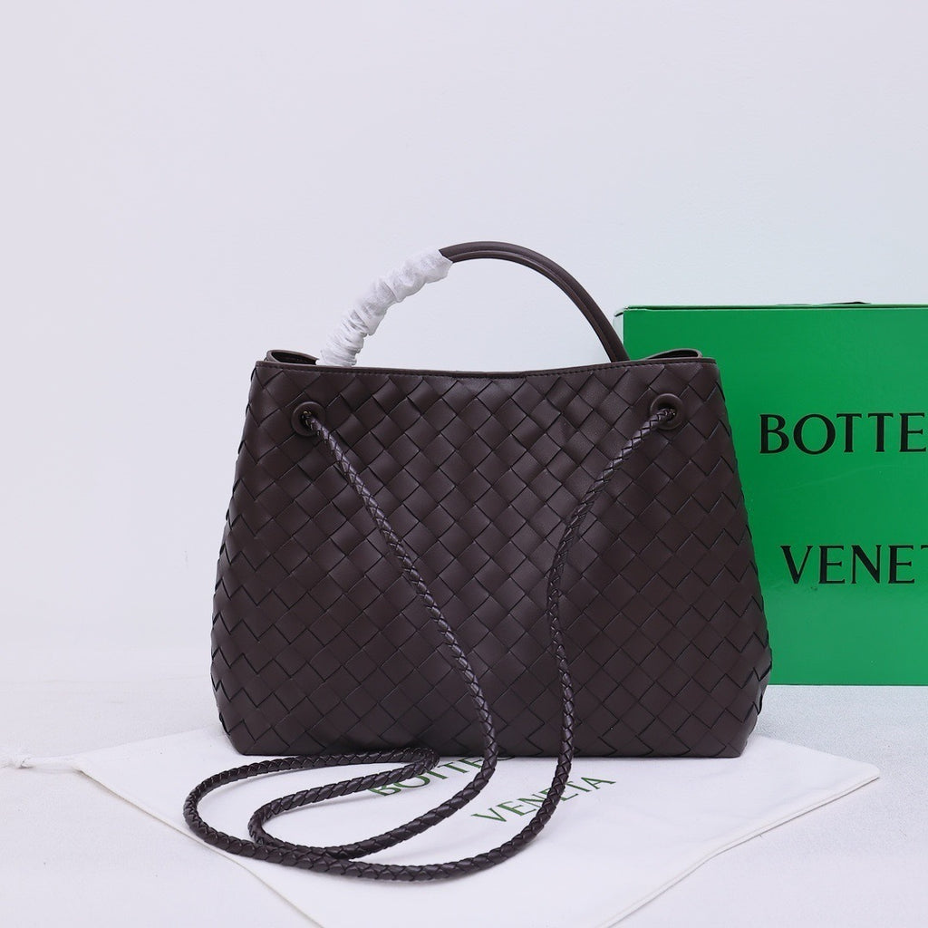 B*V | 23 New Andiamo Handbag