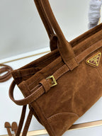 New Arrival P : Vintage-Inspired Glossy Leather Handbag