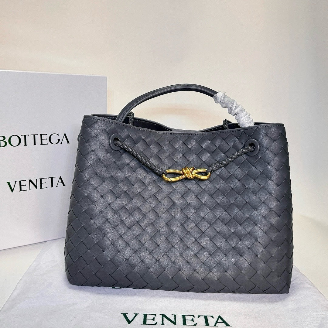 B*V | 23 New Andiamo Handbag