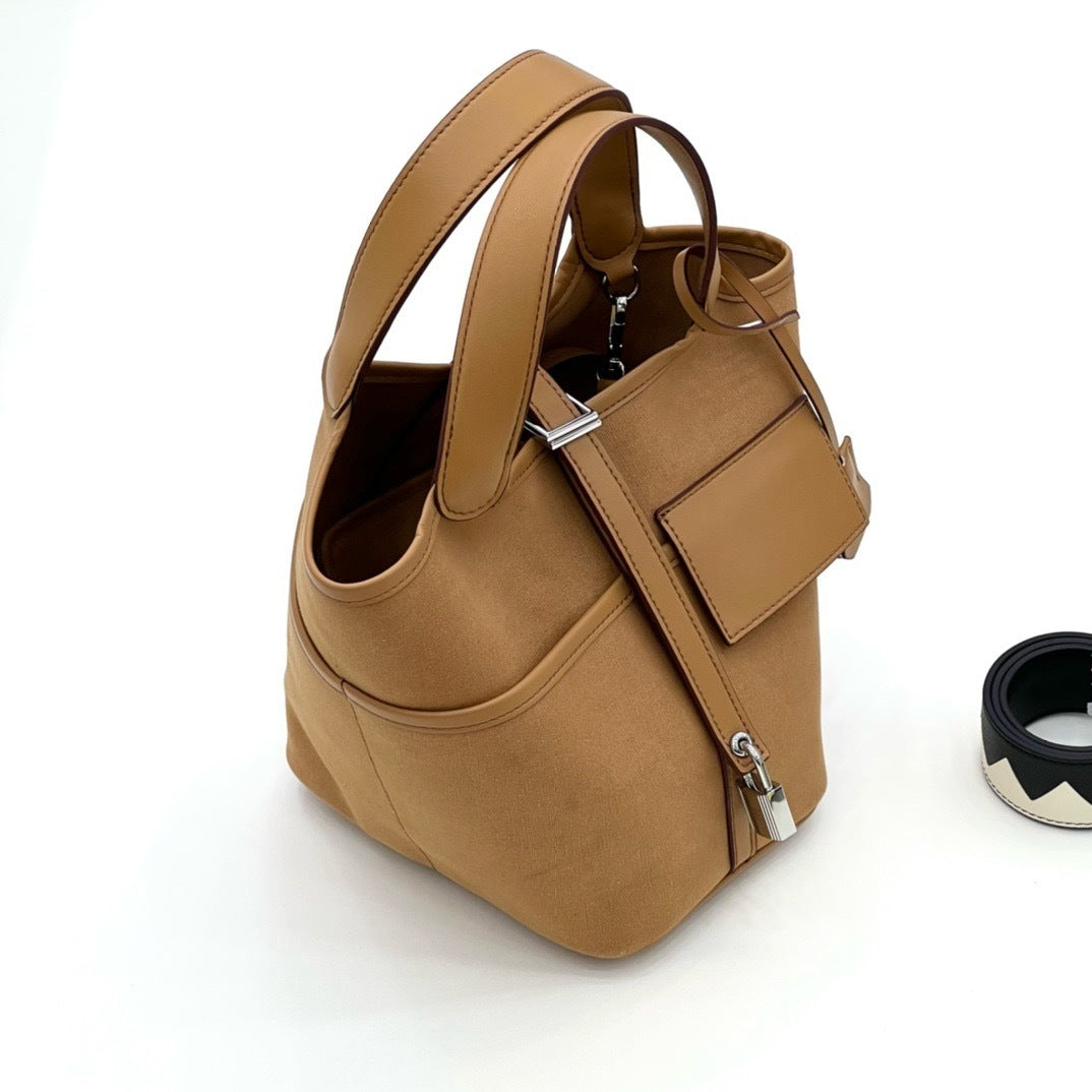 Cow Leather Two-Way Tote Bag – 18 × 14 × 19 cm
