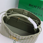 B*V | 23 New Andiamo Handbag