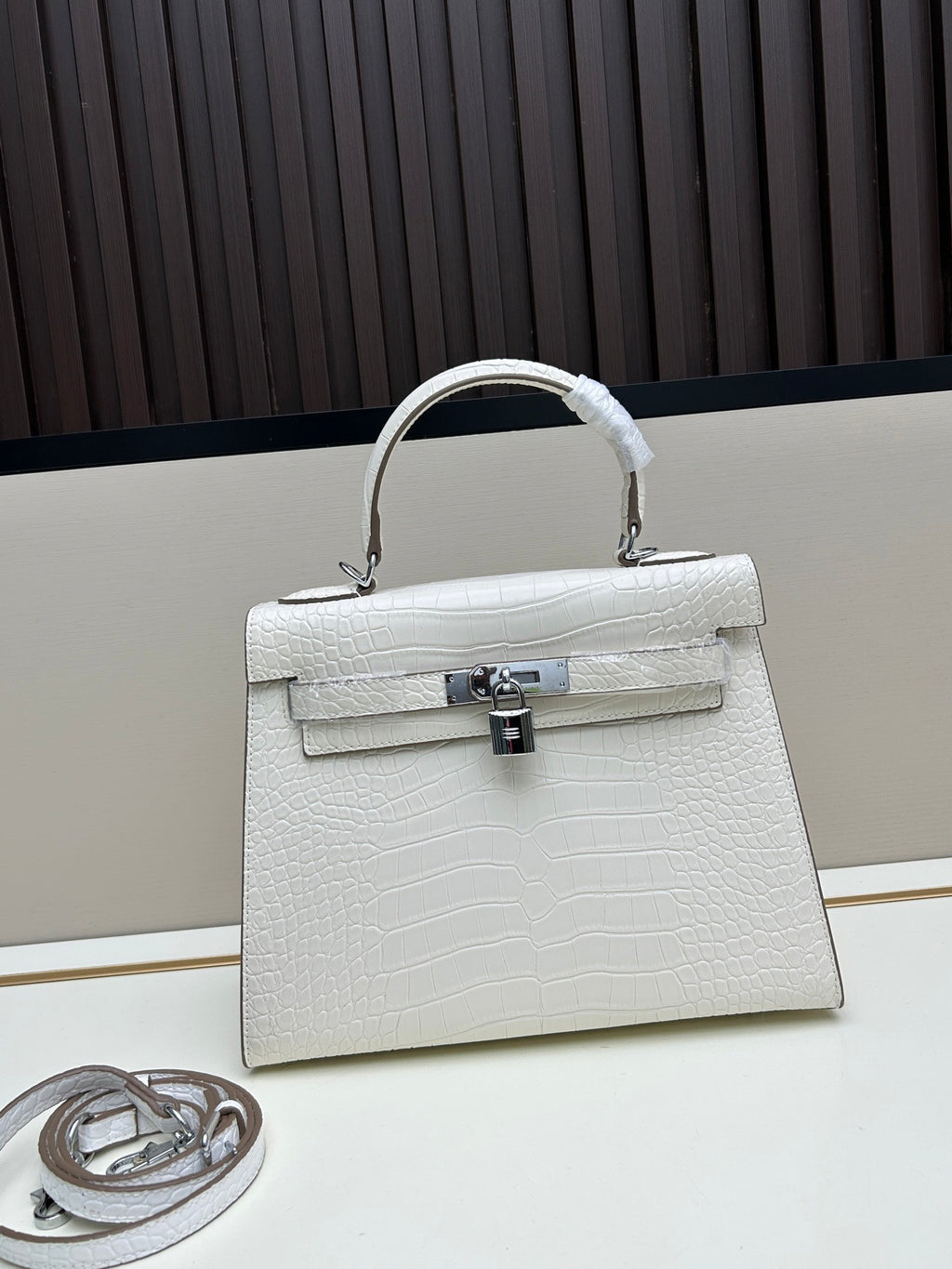 Luxury 28cm Elephant Grey Pebbled Leather Top-Handle Bag – Silver Hardware