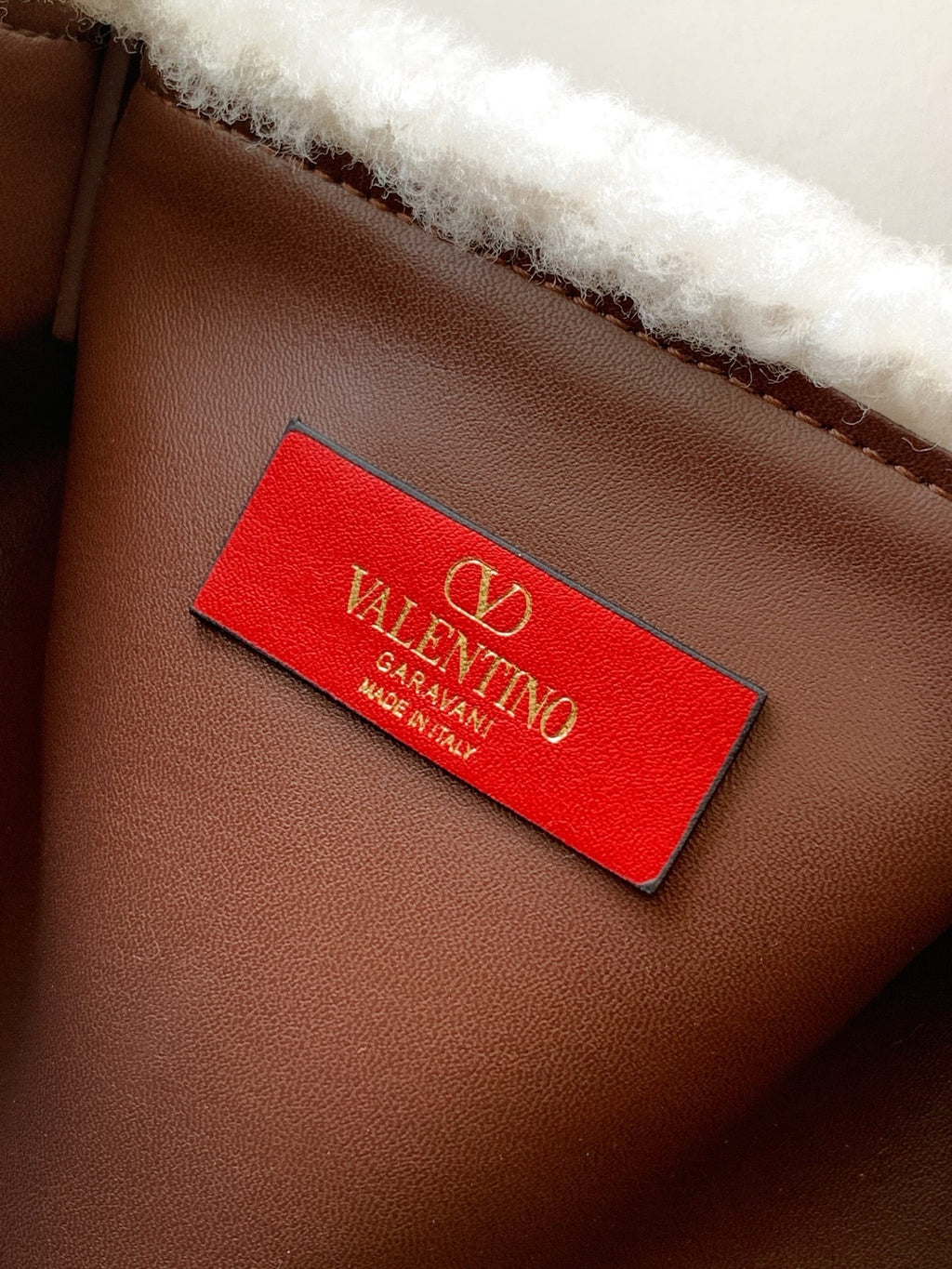 New Embroidered Leather Shopping Bag with Fur Details