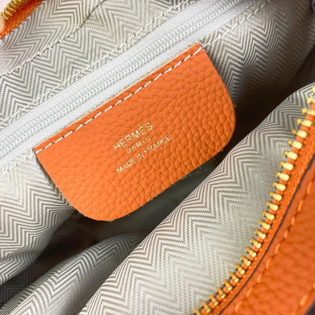 Full-Leather Camera Bag | Adjustable & Detachable Strap