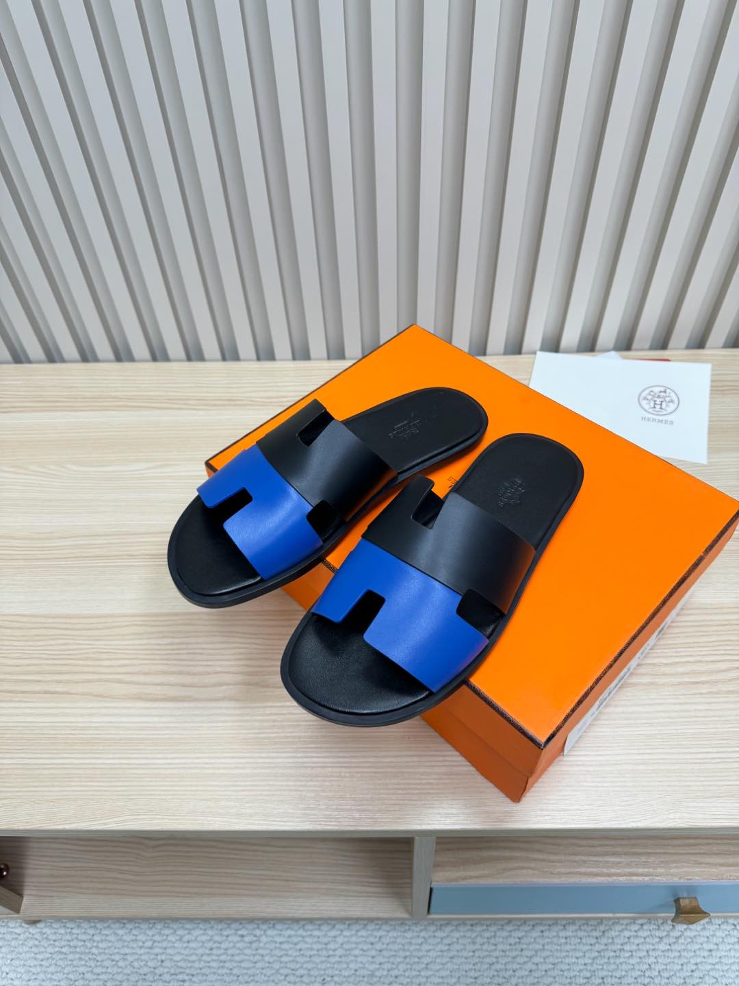 Classic H Slide Sandals – Leather Flat Slides