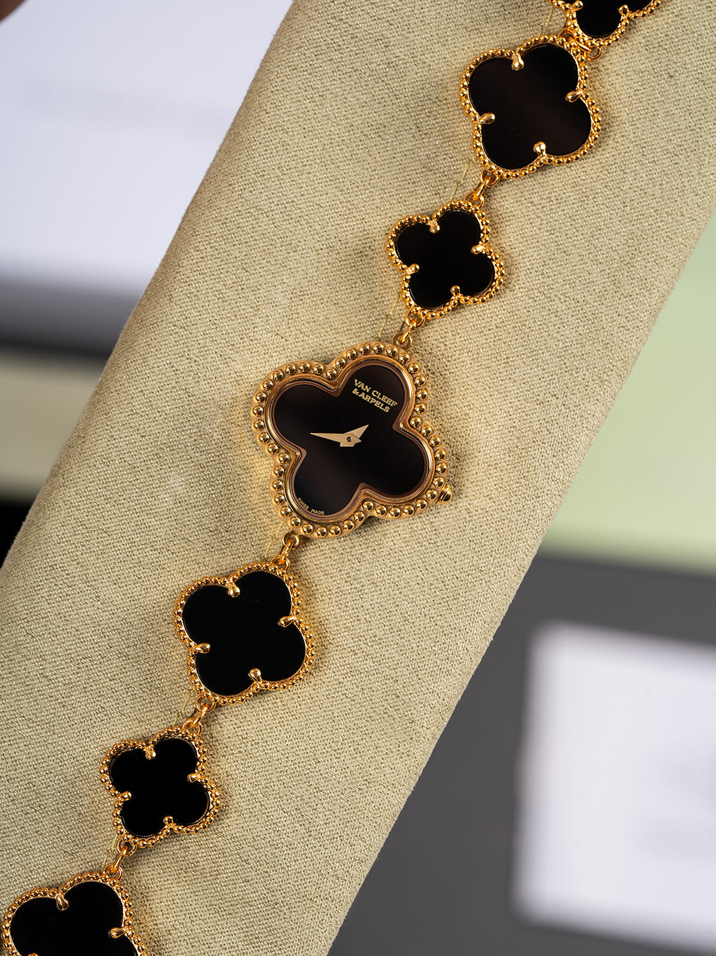 Luxury Clover-Inspired Chain Watch