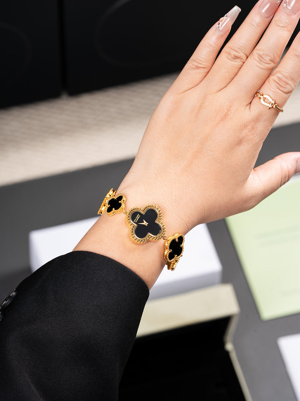 Luxury Clover-Inspired Chain Watch