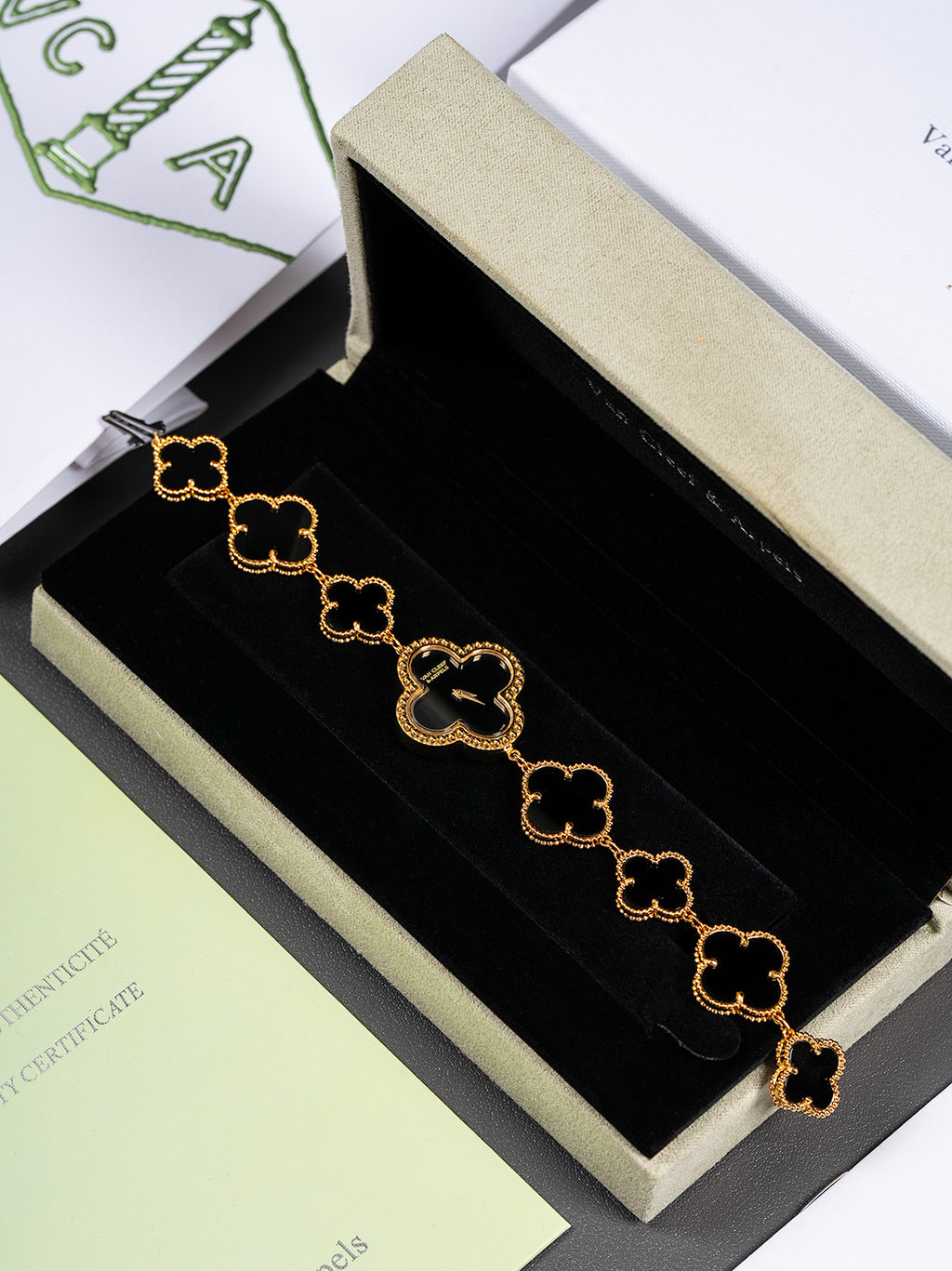 Luxury Clover-Inspired Chain Watch