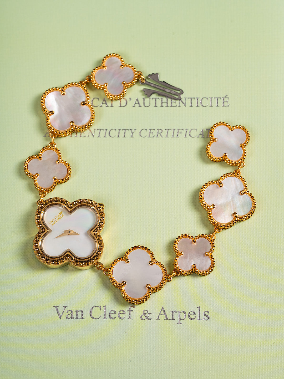 Luxury Clover-Inspired Chain Watch