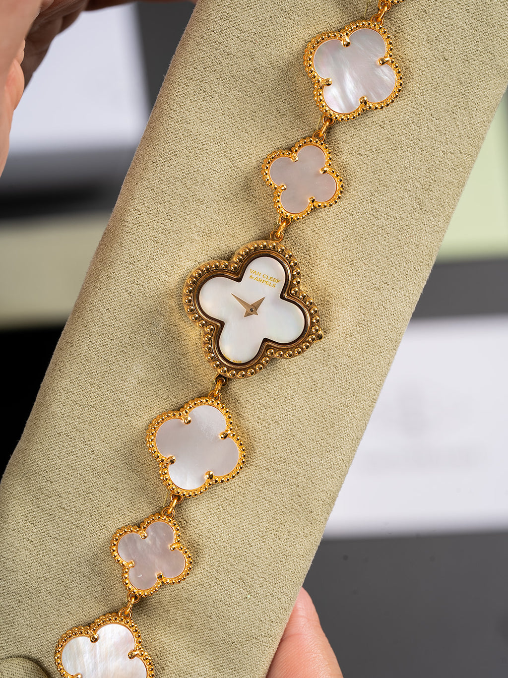 Luxury Clover-Inspired Chain Watch
