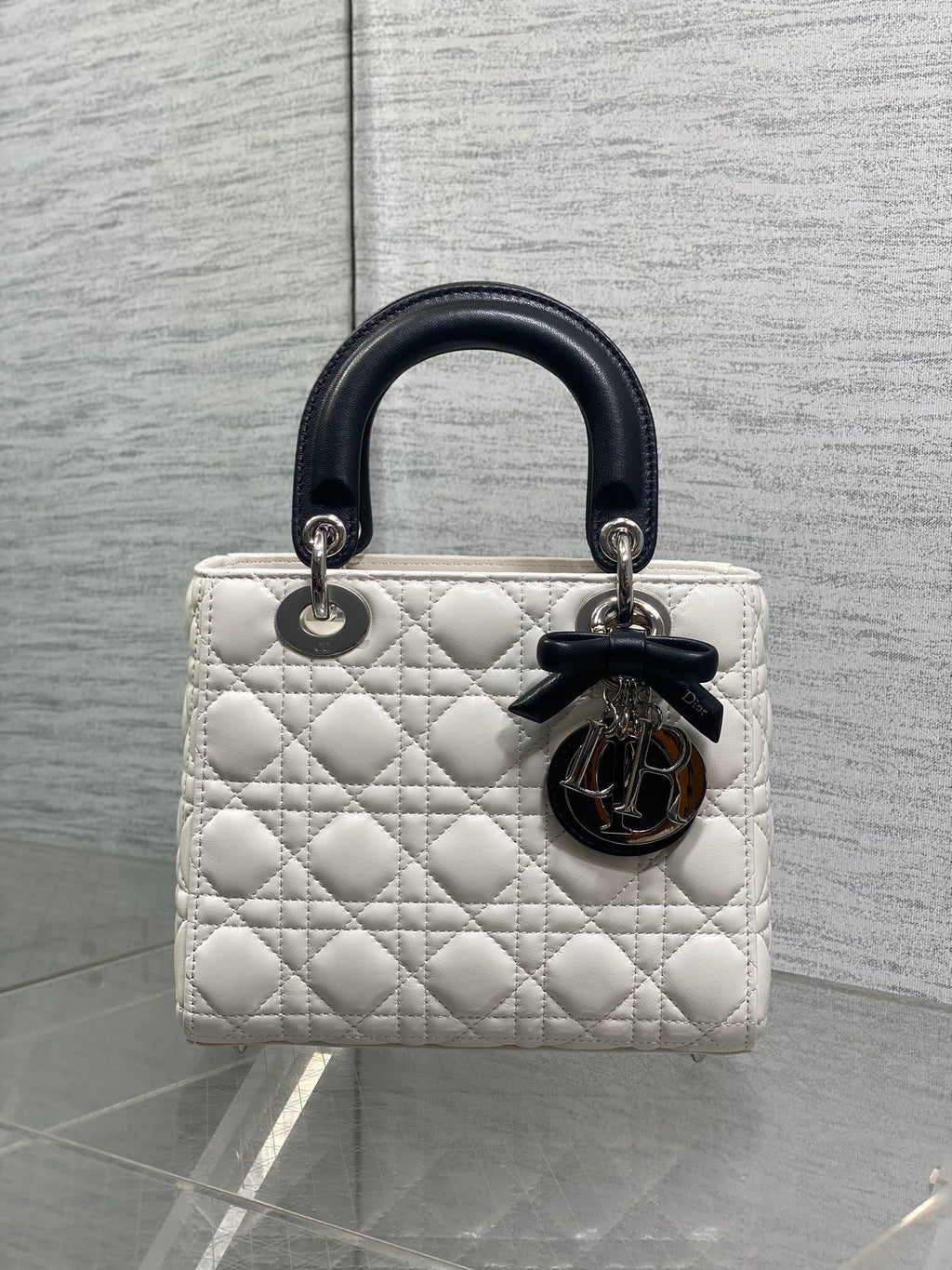 Classic Bow Top Handle Bag 🎀- Premium Quality