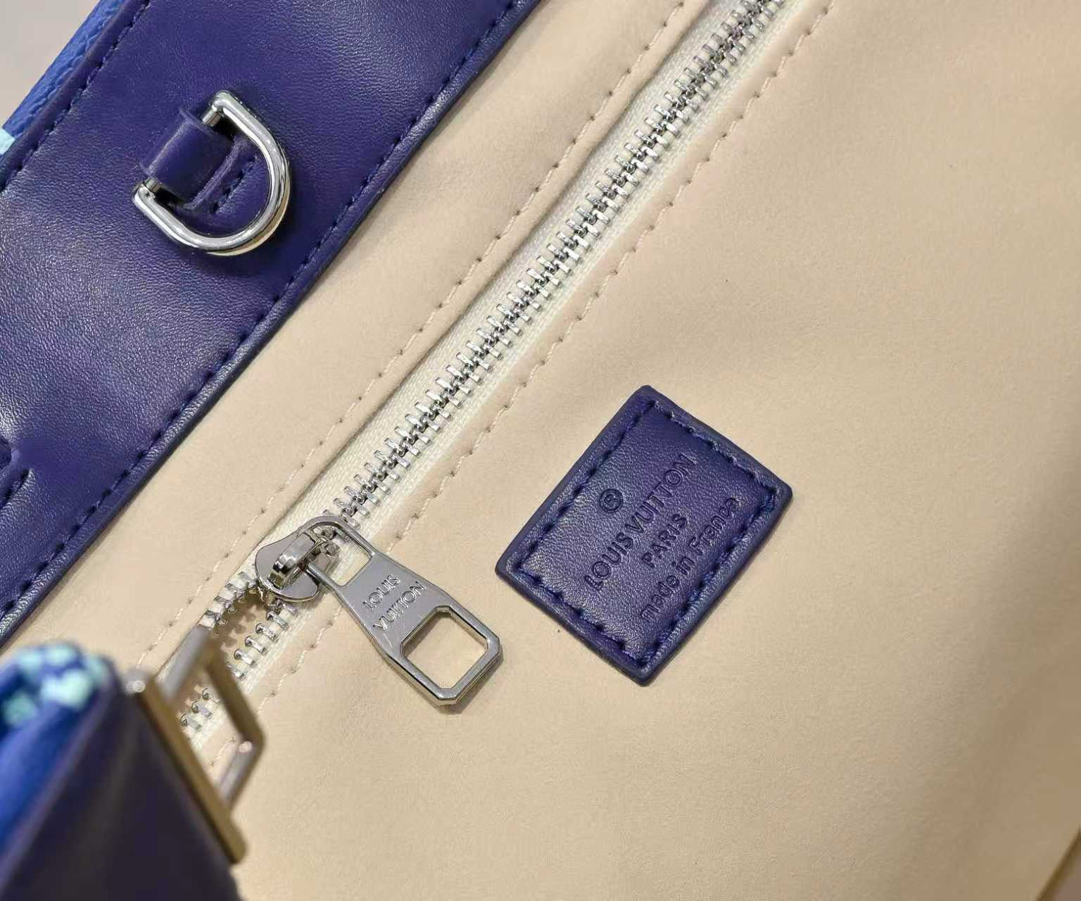 Medium Shopper Tote – Gradient & Textured Leather Options
