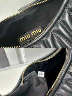 Medium Quilted Leather Handbag – Matelassé Texture, 29cm