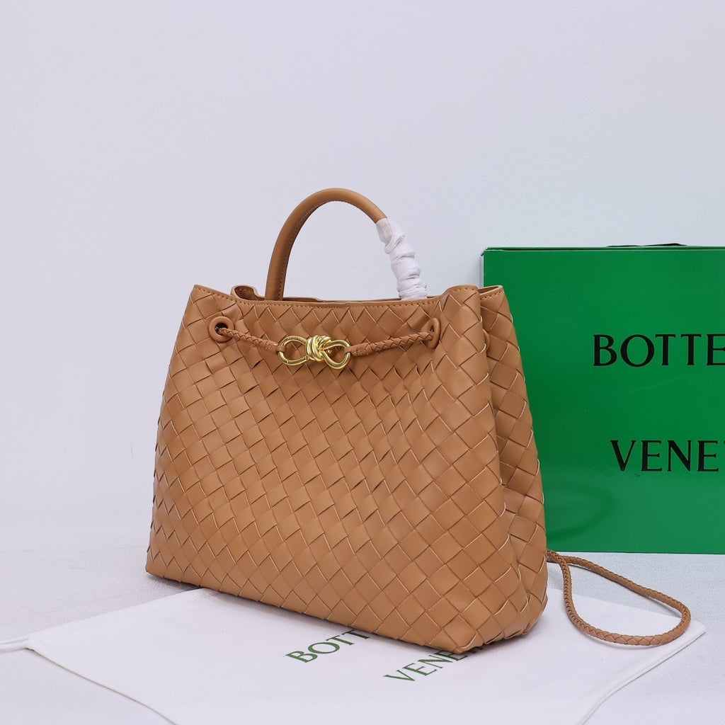 B*V | 23 New Andiamo Handbag