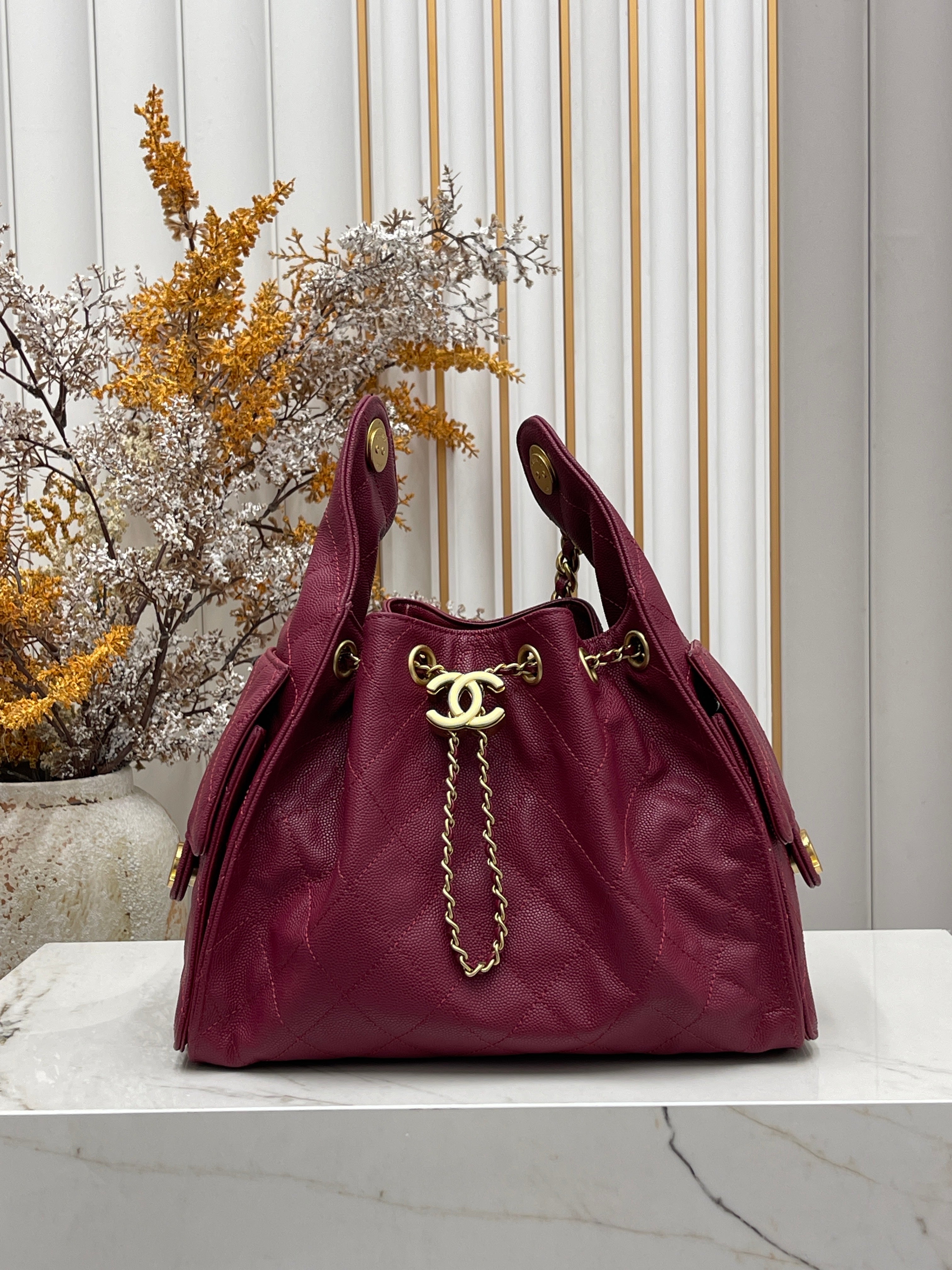 Small Hobo Shoulder Bag – Fine Grain Textured Leather, 26×30cm