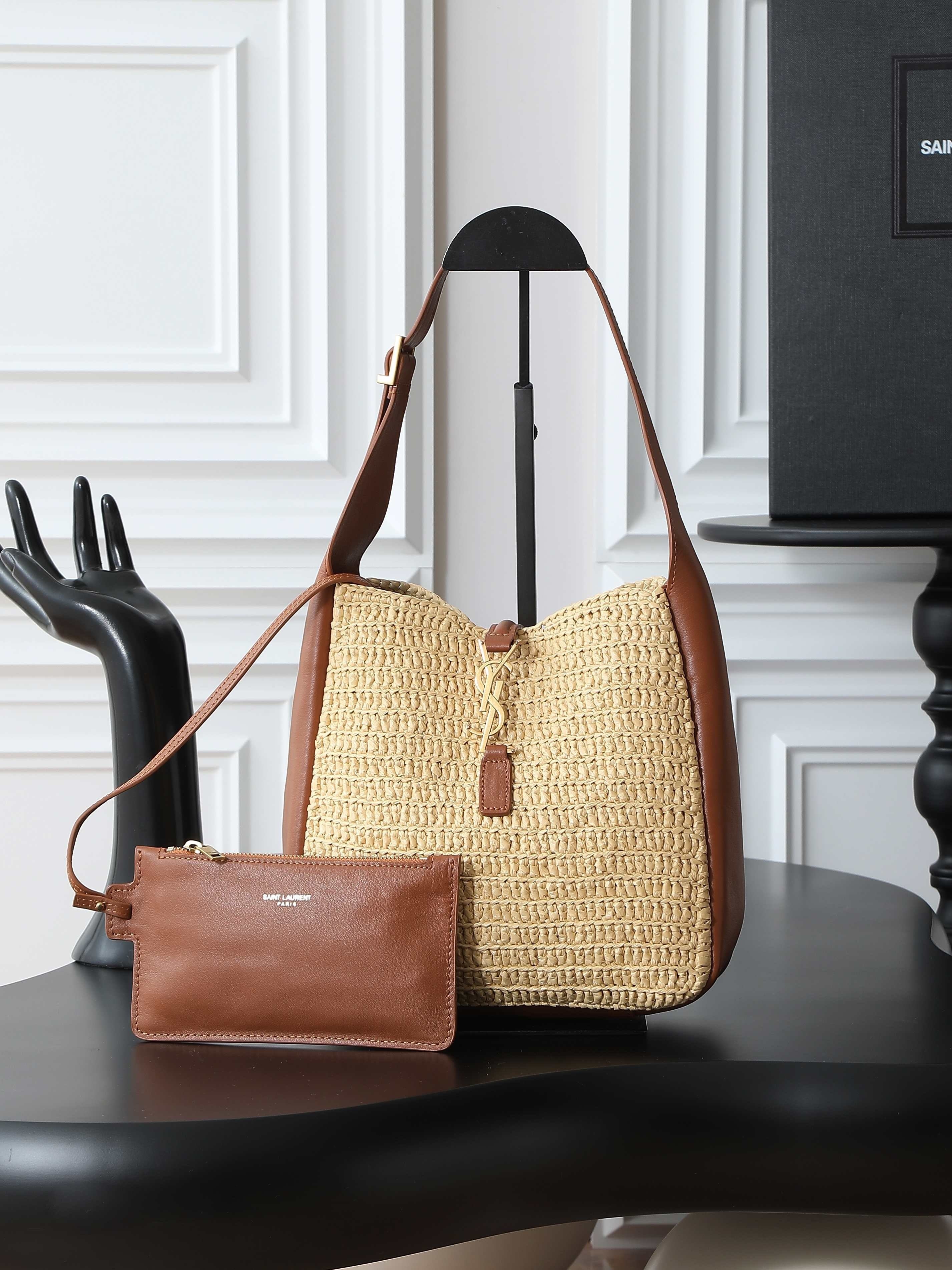 LE 5A7 Raffia Bucket Bag – (Premium Quality )