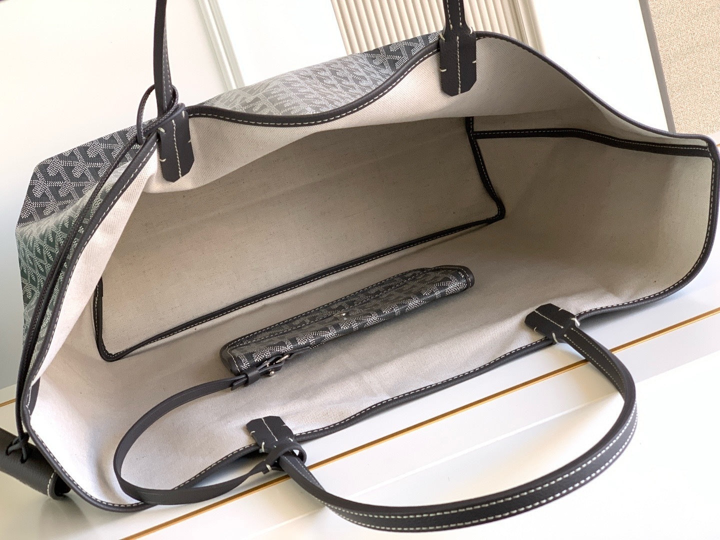 Large Capacity Designer Tote Bag – (Premium Quality )