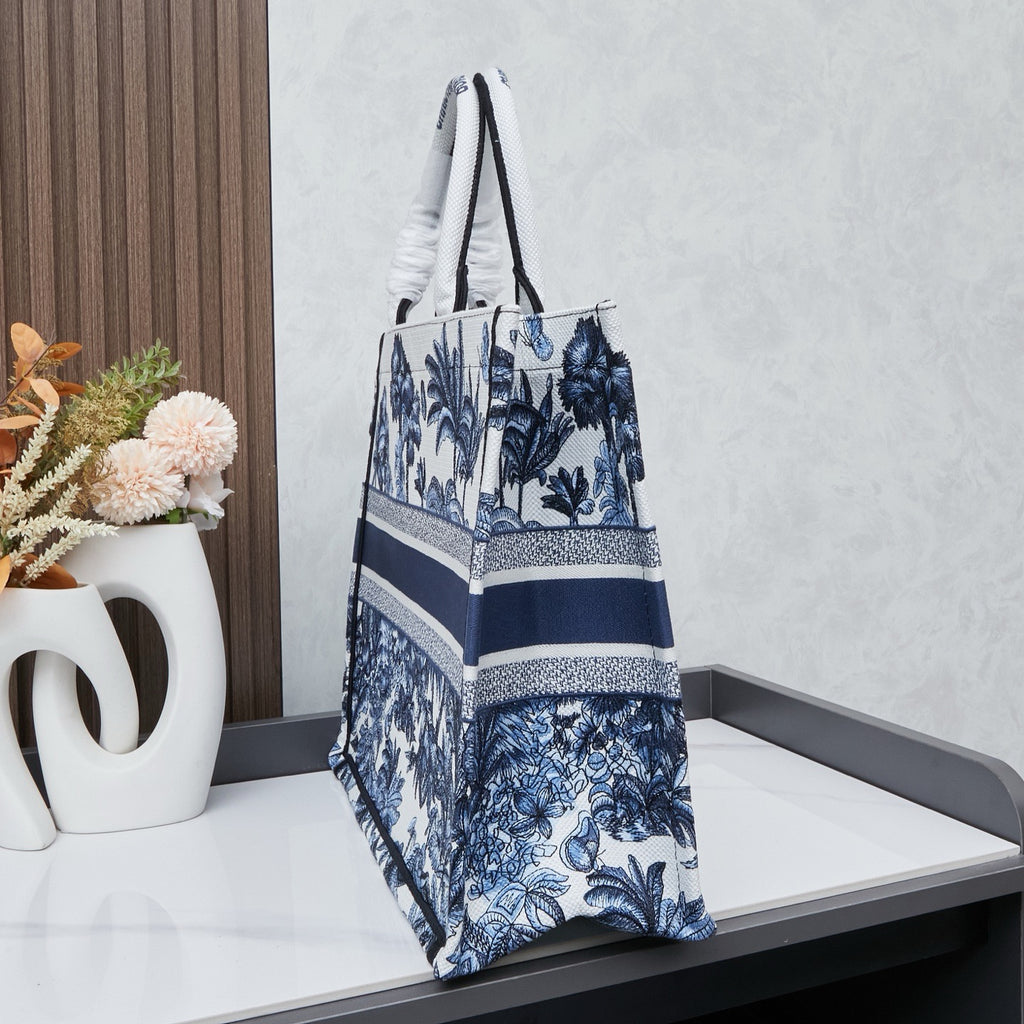 D Book Tote ( Blue Coconut Tree )