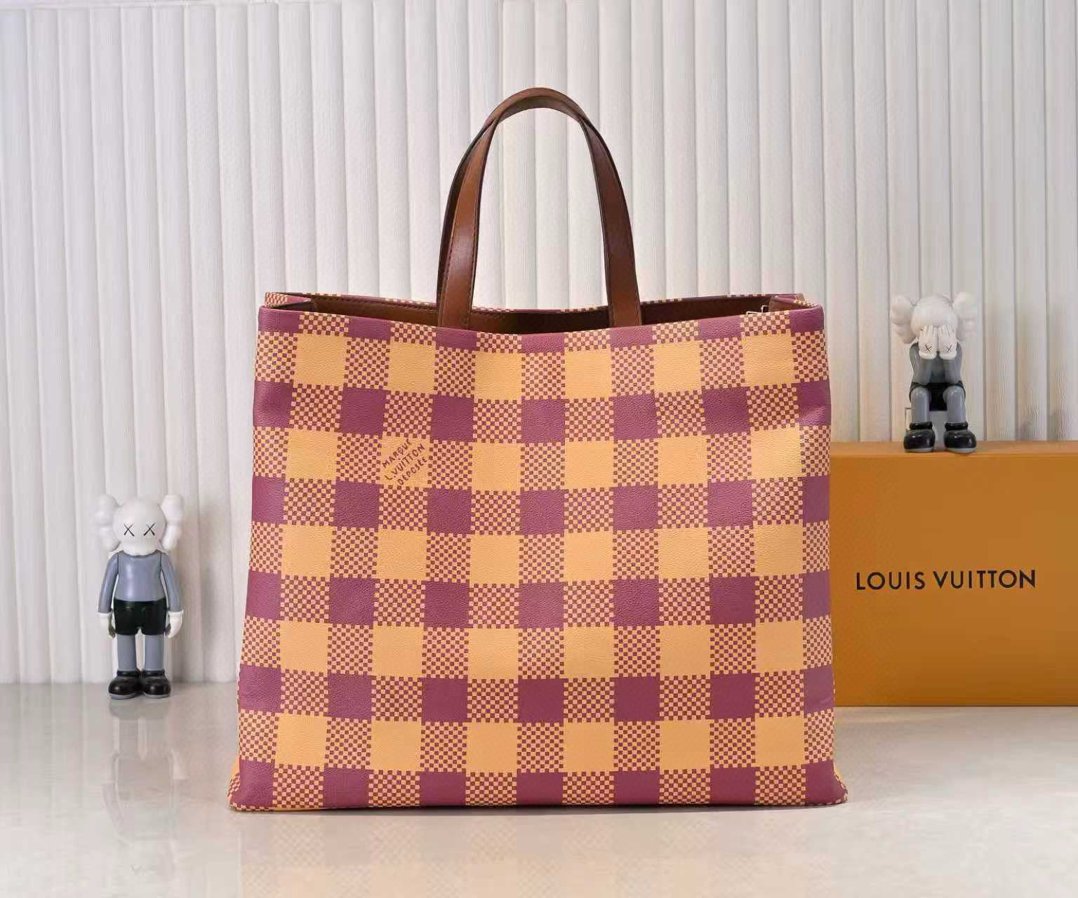 Medium Shopper Tote – Gradient & Textured Leather Options