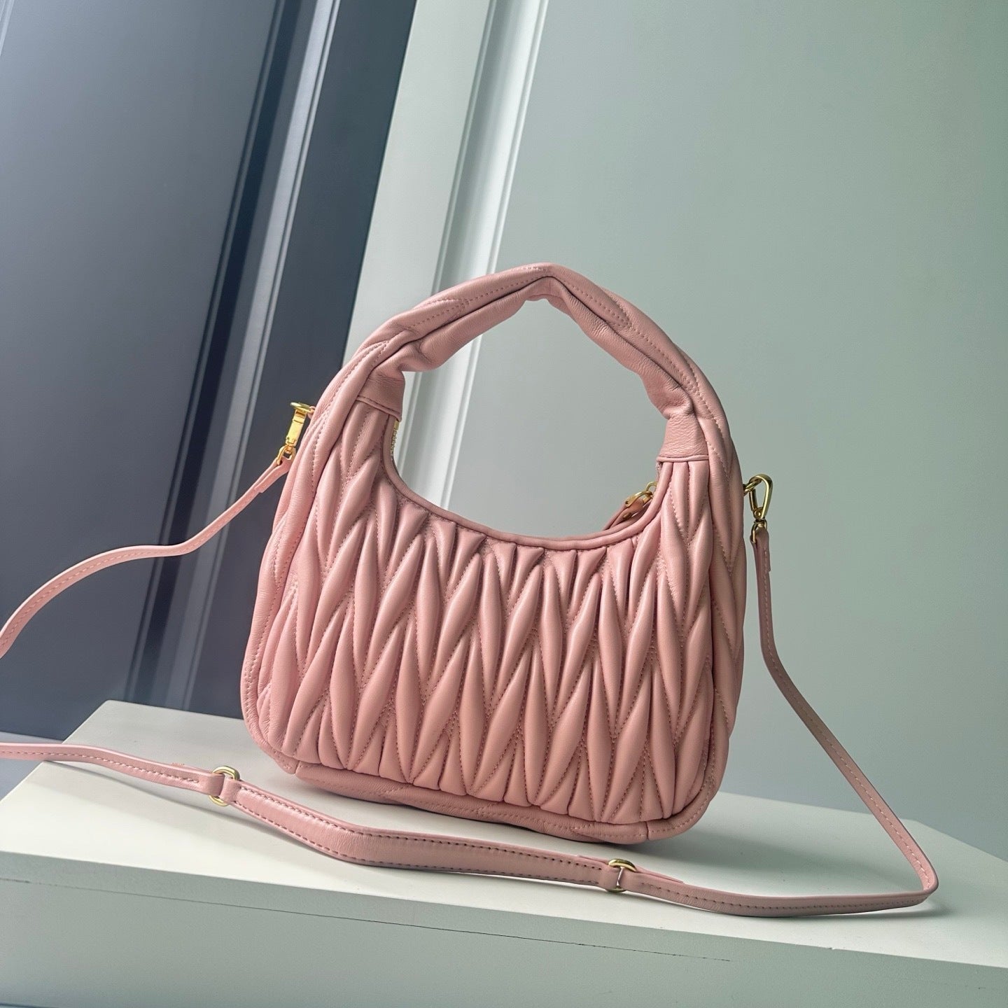 Medium Quilted Leather Handbag – Matelassé Texture, 29cm