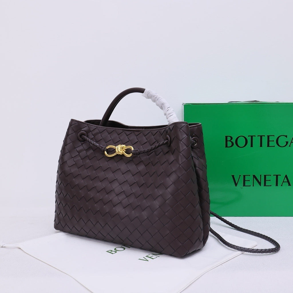 B*V | 23 New Andiamo Handbag