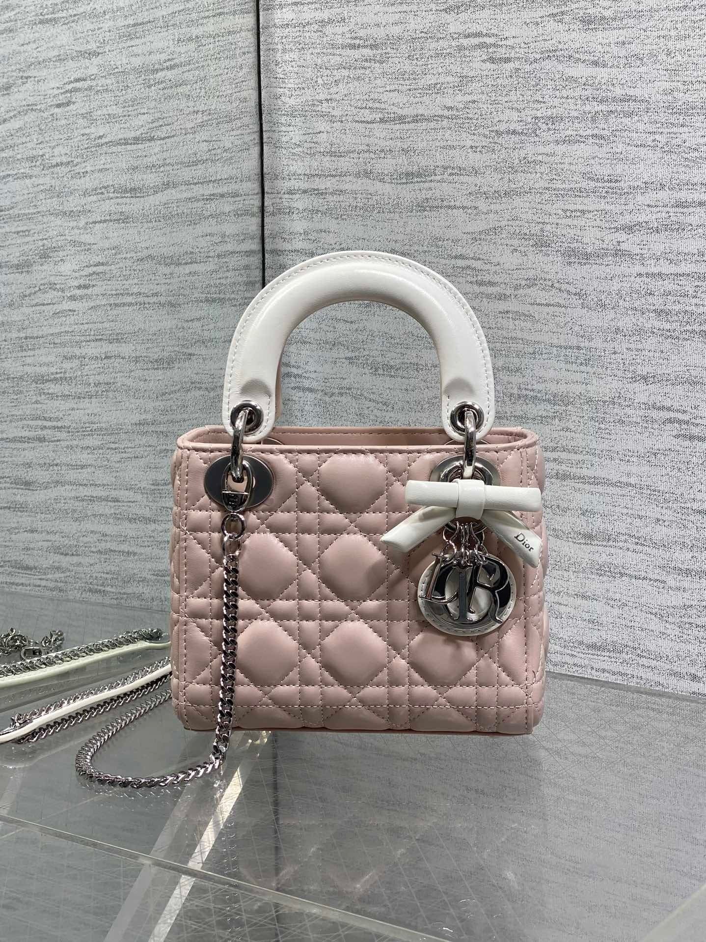 Classic Bow Top Handle Bag 🎀- Premium Quality