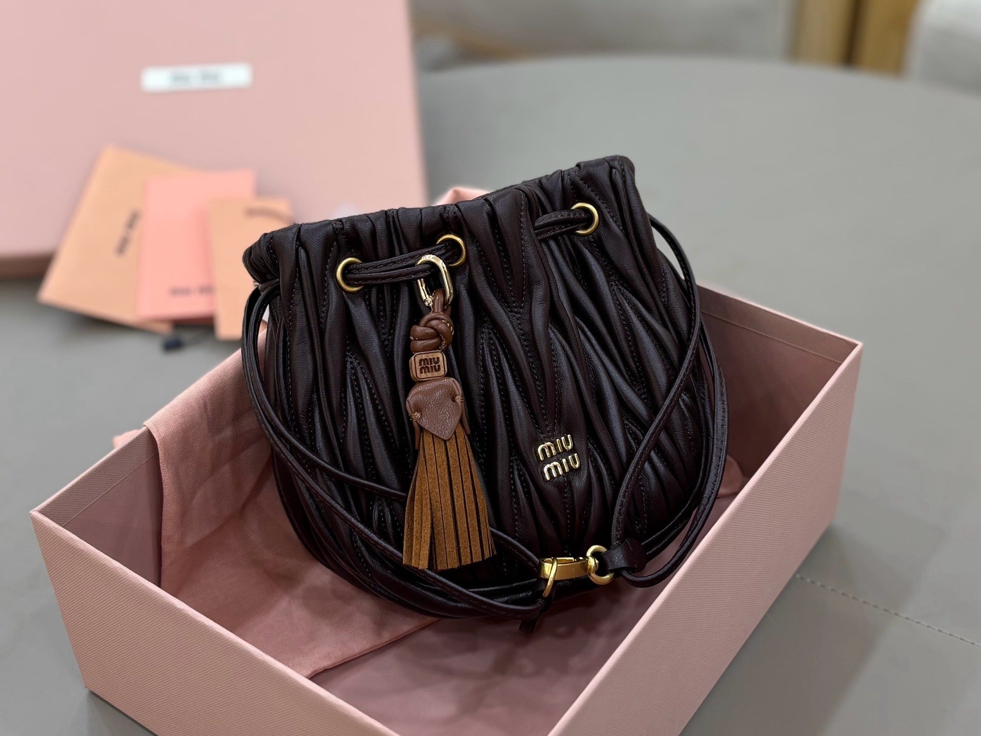 Matelassé Drawstring Cloud Pouch