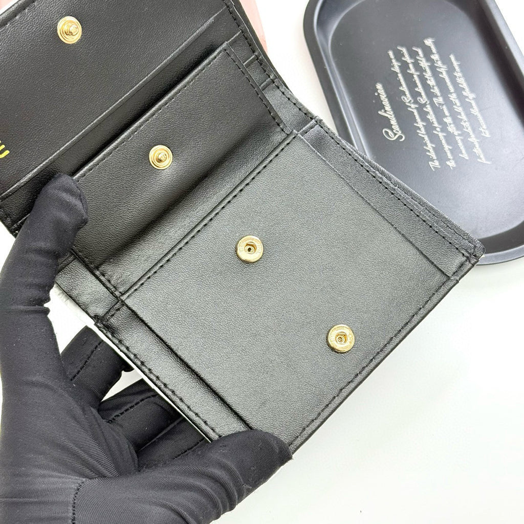 New-Season Compact Tri-Fold Mini Wallet – Embossed Design