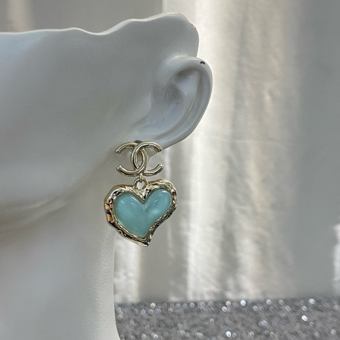 Glass Gemstone Heart Earrings – Pastel Elegance