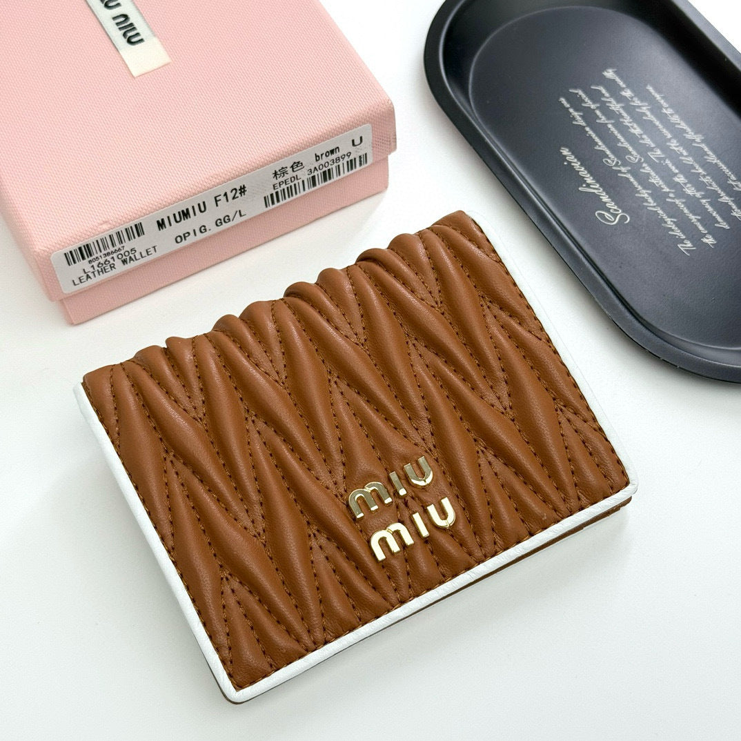 New-Season Compact Tri-Fold Mini Wallet – Embossed Design