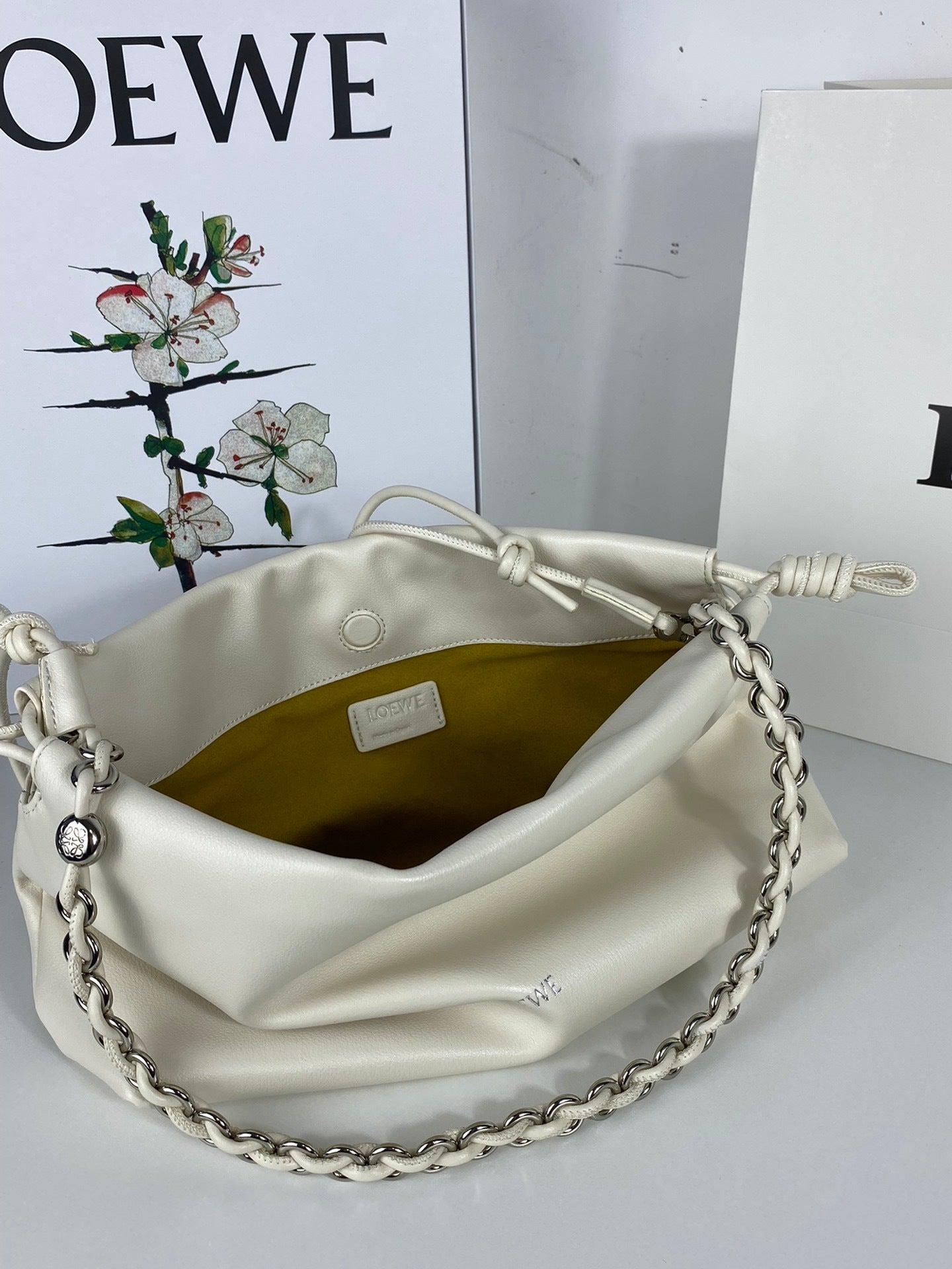 Flamenco Cloud Leather Clutch – Soft Nappa, 30cm