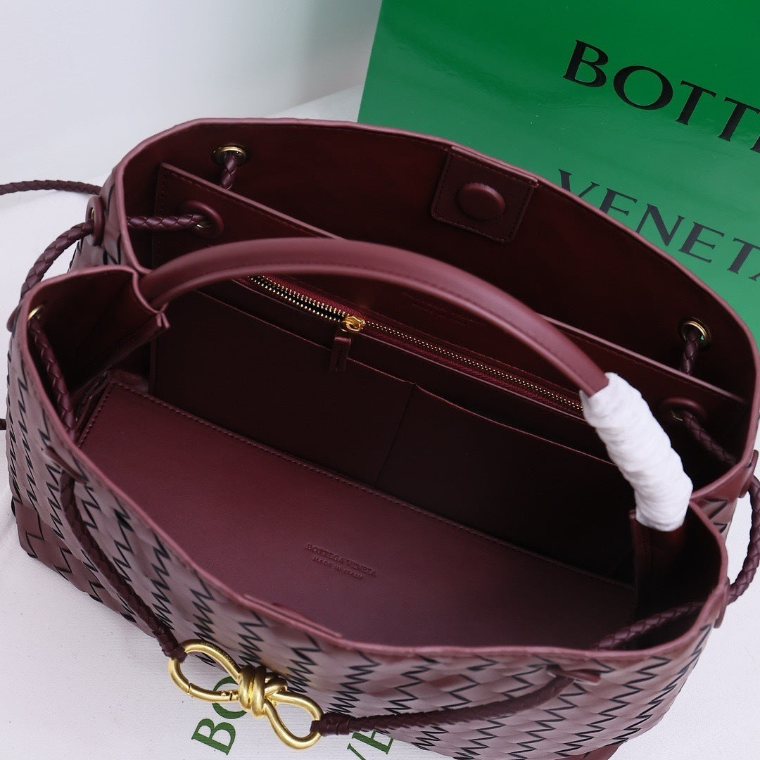B*V | 23 New Andiamo Handbag