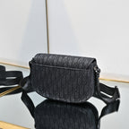 Fall Oblique Saddle Messenger Bag