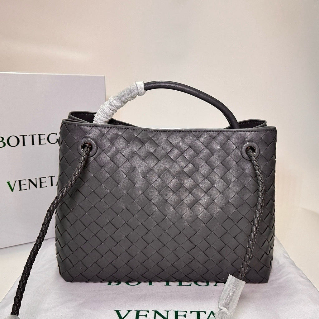 B*V | 23 New Andiamo Handbag