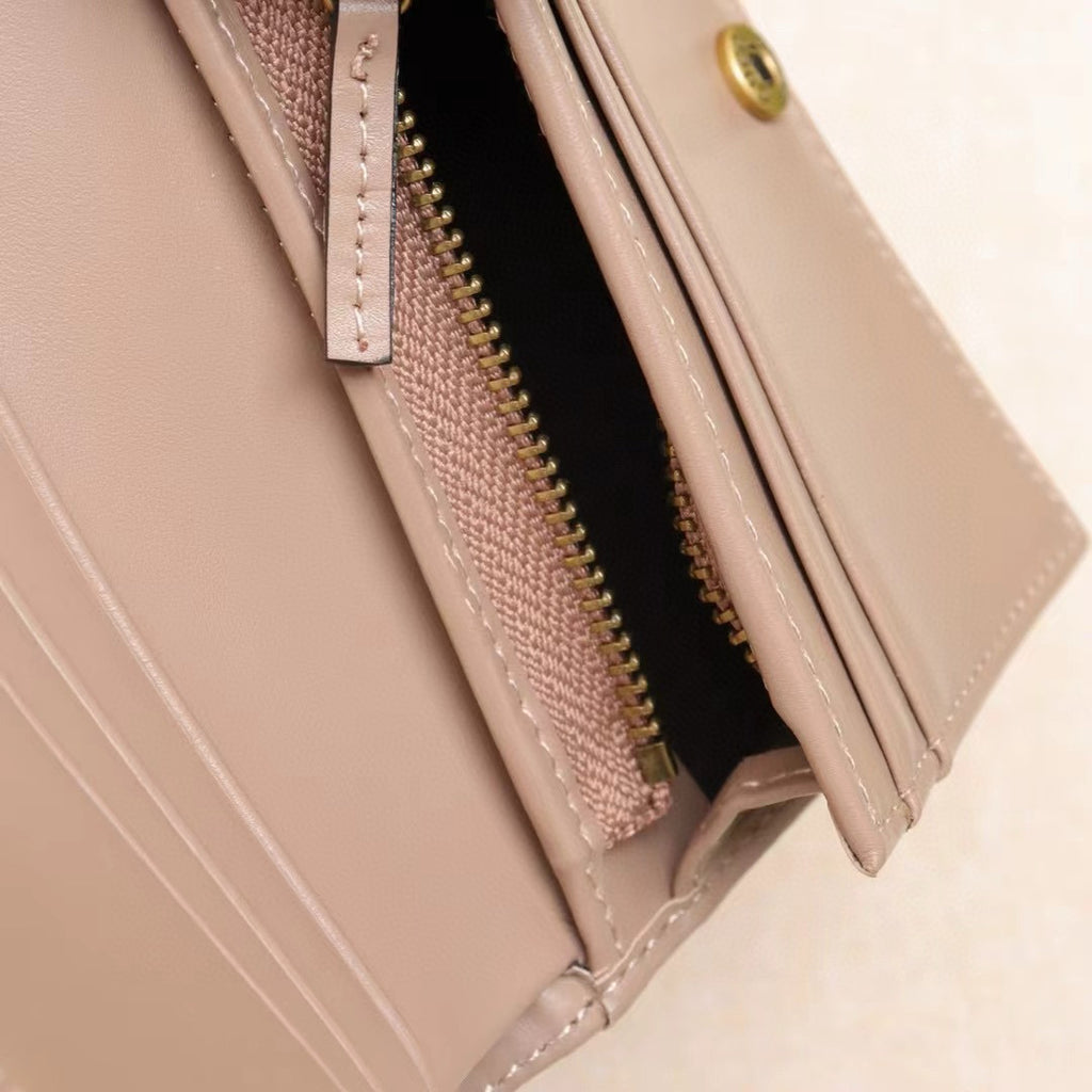 Premium Quilted Leather Card Holder – Compact & Elegant