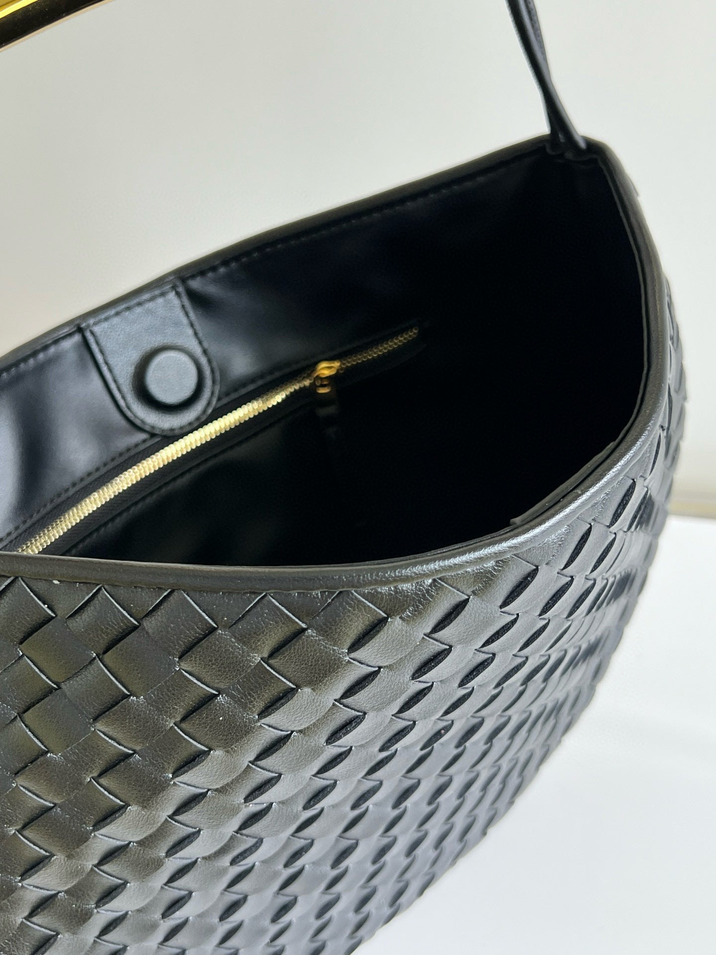 Winter New Arrival | Sardine Metal Handle Clutch