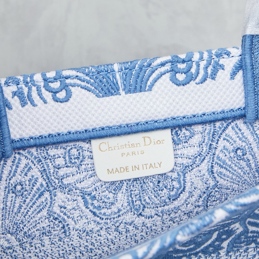 D Book Tote ( light blue butterfly )