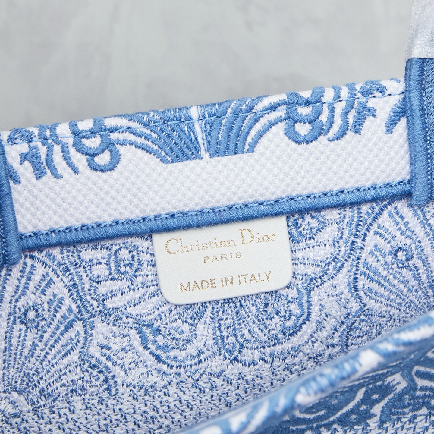 D Book Tote ( light blue butterfly )