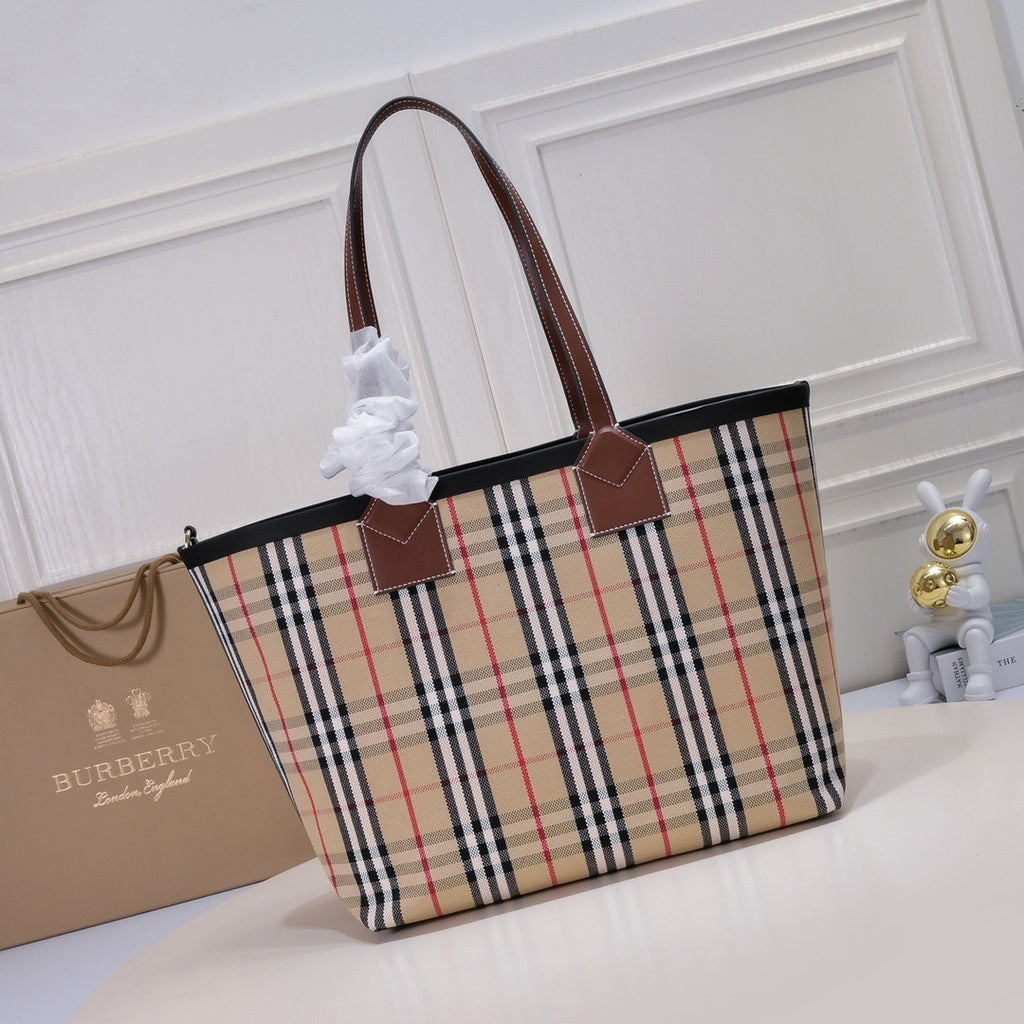 B*R Reversible Tote Bag – Stylish & Functional