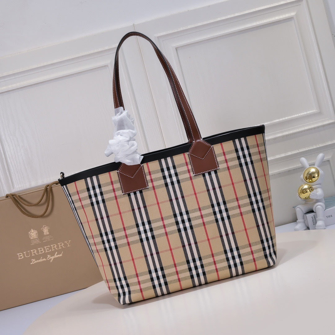 B*R Reversible Tote Bag – Stylish & Functional