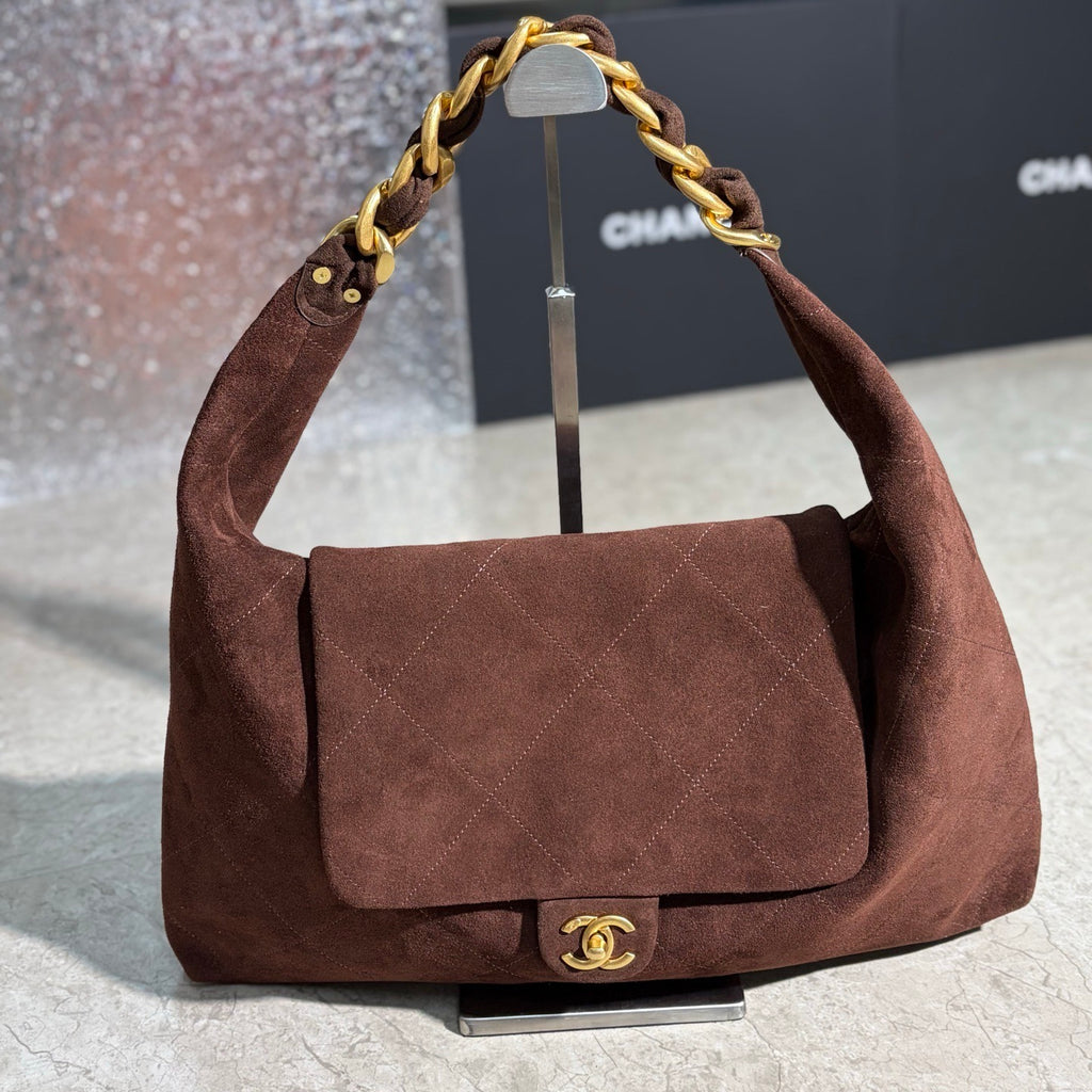 Oversized Suede Hobo Shoulder Bag with Chunky Chain – Autumn/Winter Style