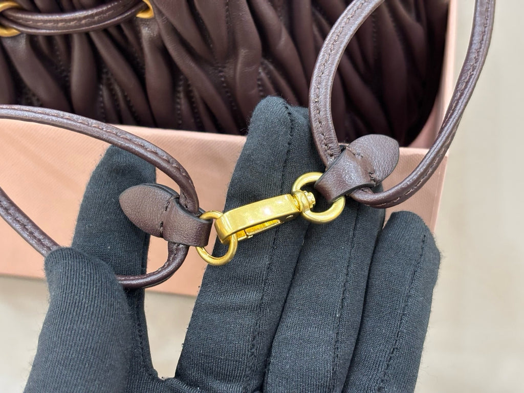 Matelassé Drawstring Cloud Pouch