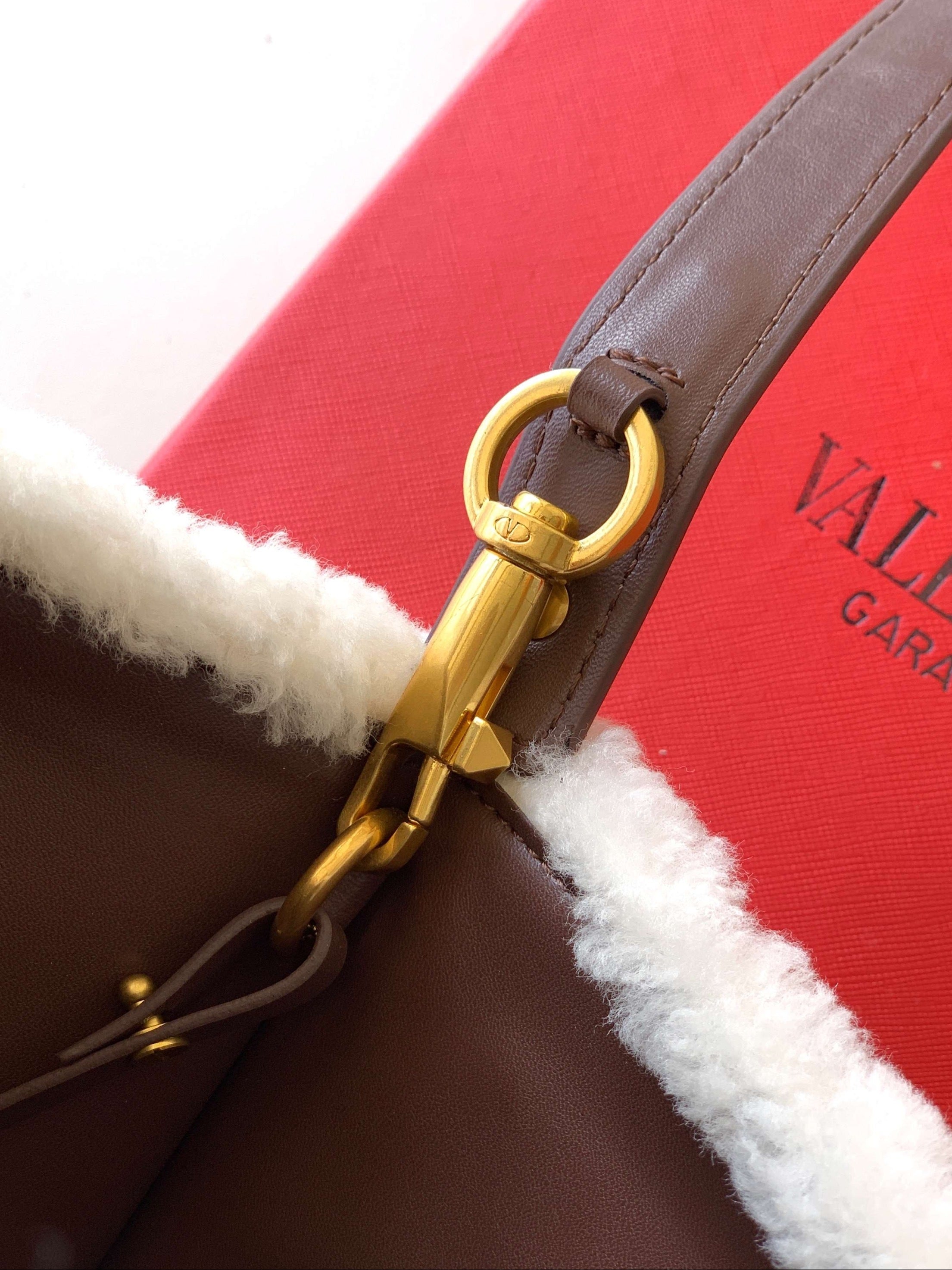 New Embroidered Leather Shopping Bag with Fur Details