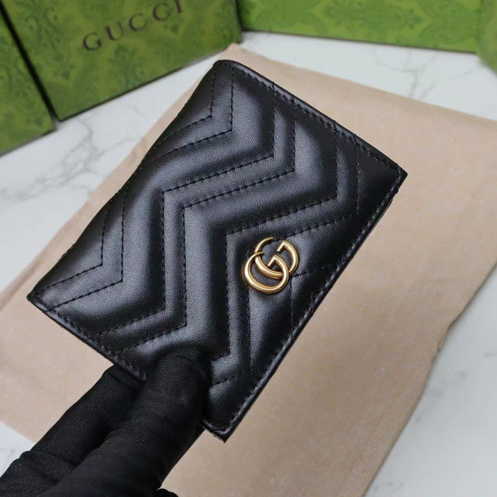 Premium Quilted Leather Card Holder – Compact & Elegant