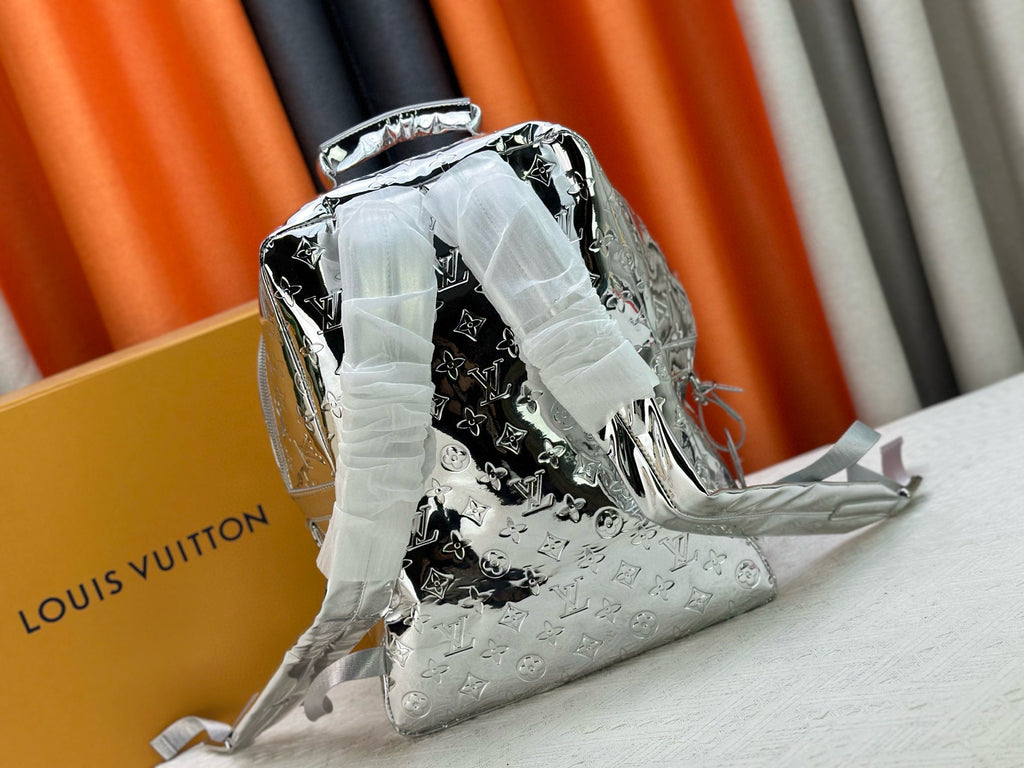 Mirror-Silver Discovery Style Backpack – 30-38cm